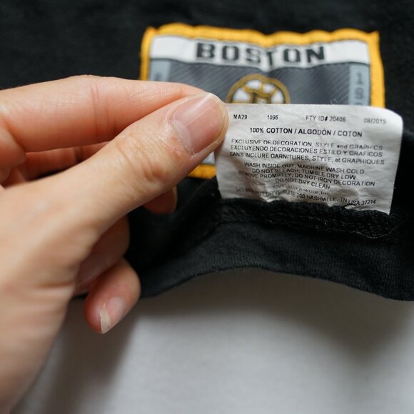 Men's NHL Boston Bruins T-Shirt, Size Medium - Picture 3 of 5